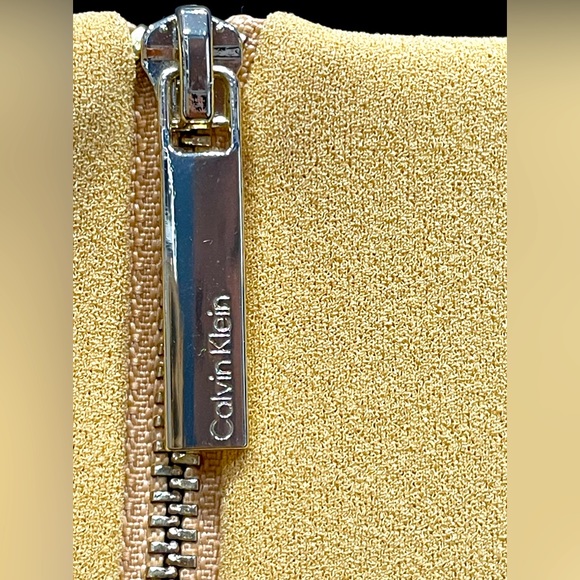 CALVIN KLIEN  Size 8 YELLOW  DRESS NEW W/TAGS ON ROUND NECK SLEEVELESS R… - Picture 5 of 8
